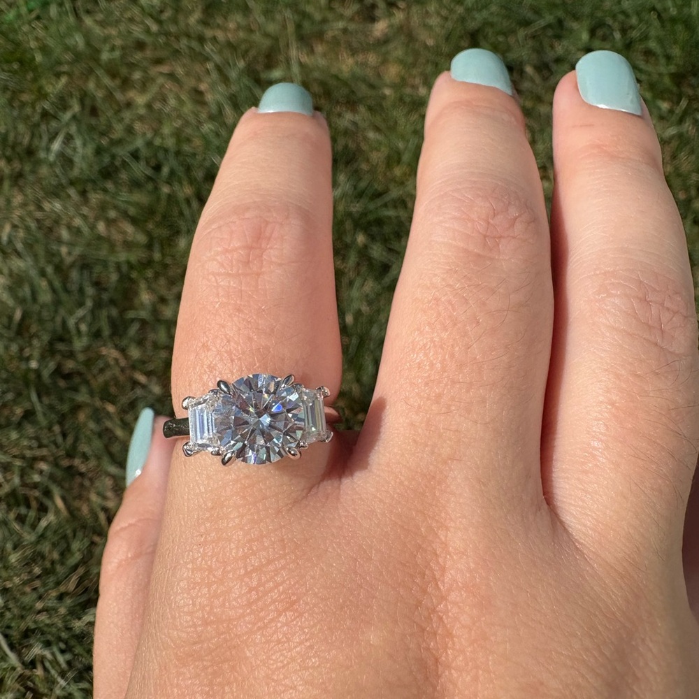 4 CARAT TOTAL Moissanite Sterling Silver Size 8 Ring